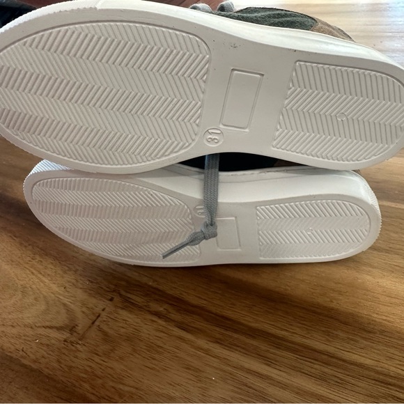 P448 boys,brand new without box - Picture 4 of 5